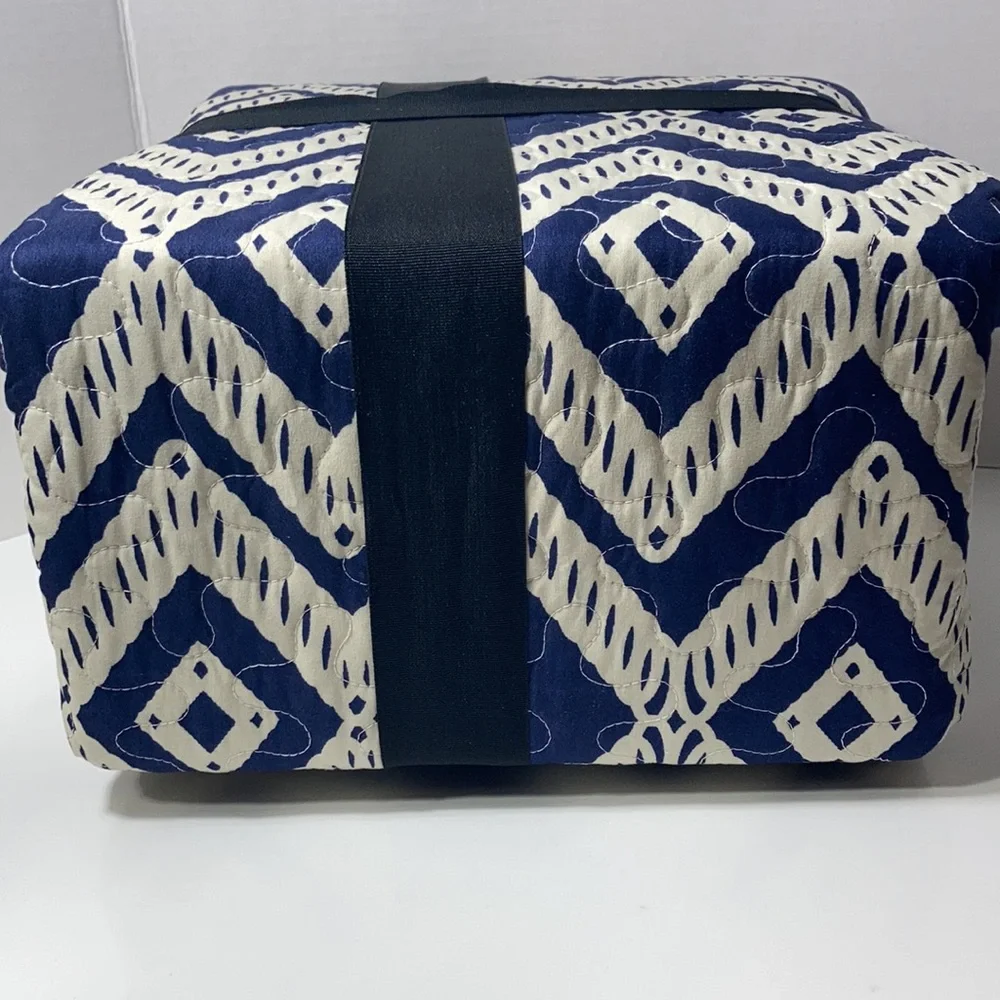 Attention Reversible Quilt Set King NWT Contemporary Styling Diamond Blue